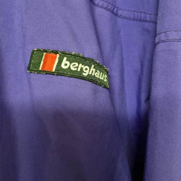 Vintage berghaus purple gore-tex jacket.Uk 16 - Picture 3 of 4